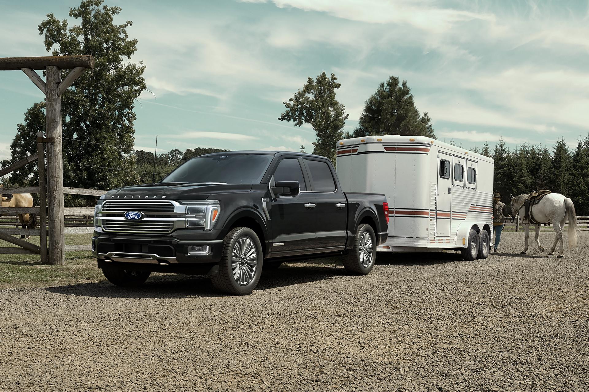 Ford F-150 Platinum towing a horse trailer