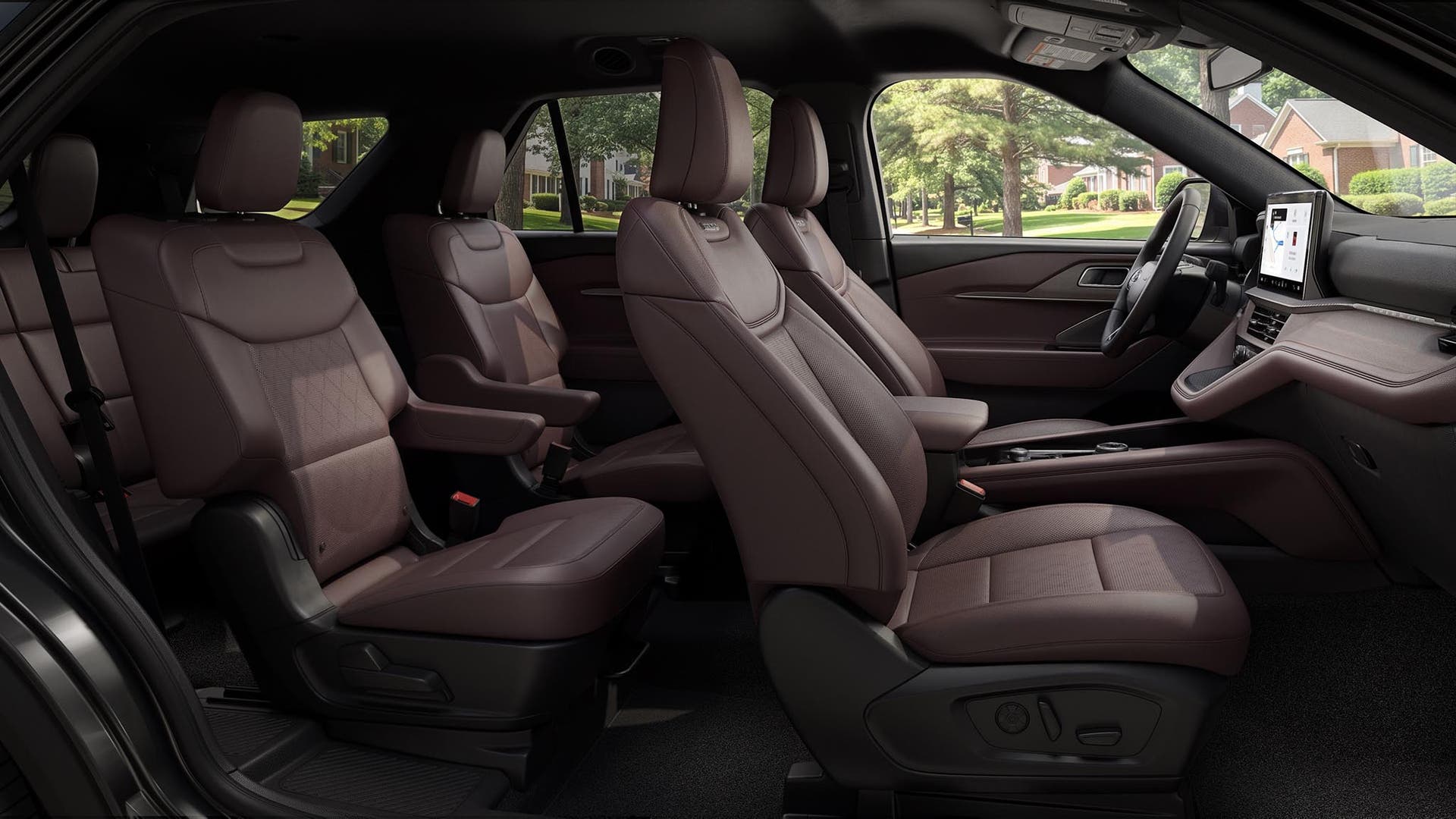 A cutaway showing the interior of a Ford Explorer® Platinum™ SUV