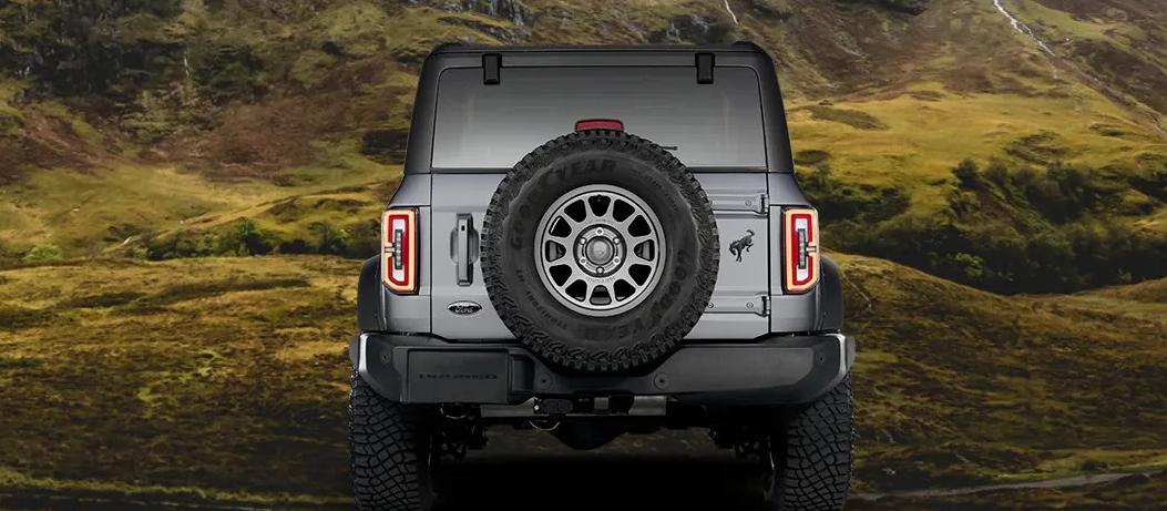 Liftgate of a Bronco with the Dark Trail Titanium package