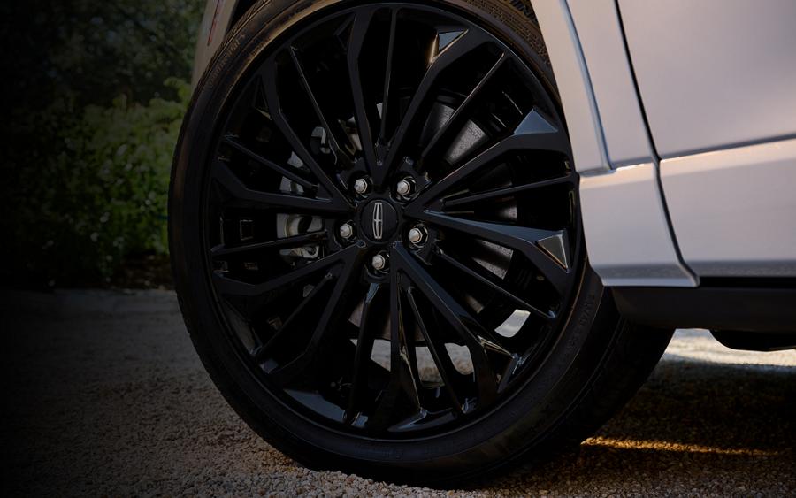 A wheel on the 2025 Lincoln Corsair®