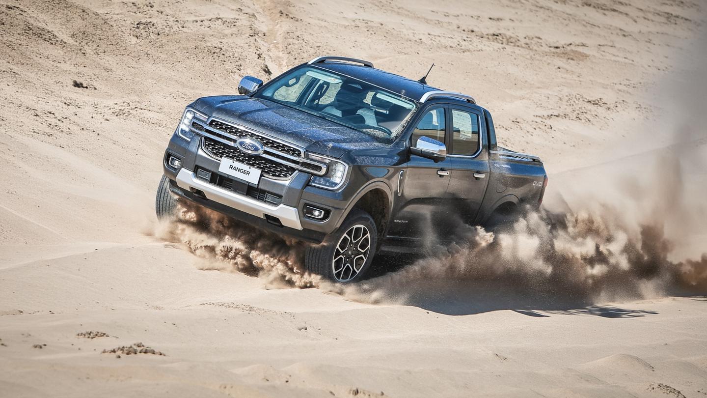 Ford Ranger en dunas de arena