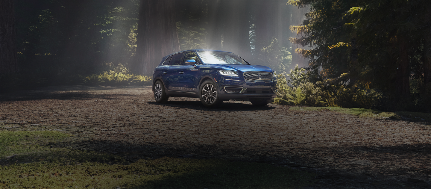 2020 Lincoln Nautilus Shown here in Rhapsody blue