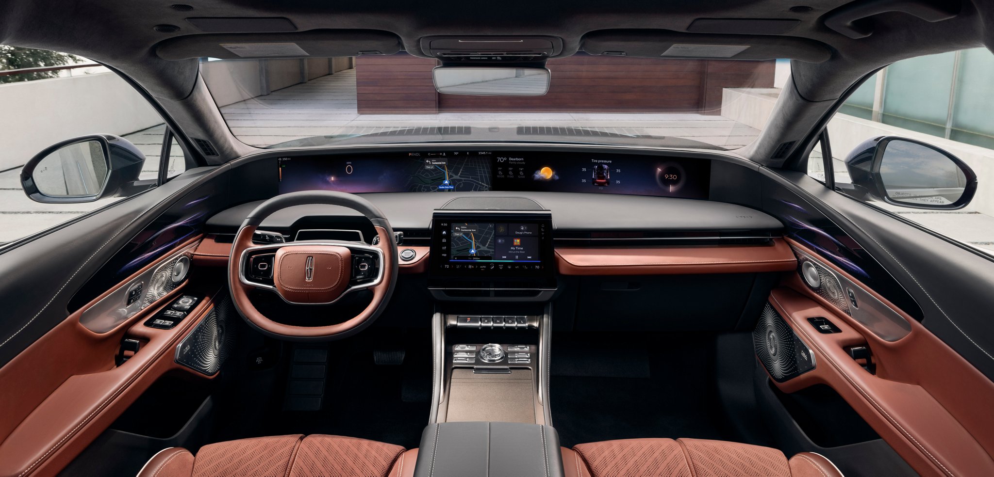 The interior of a 2025 Lincoln Black Label Nautilus® SUV is shown in the Redwood interior theme