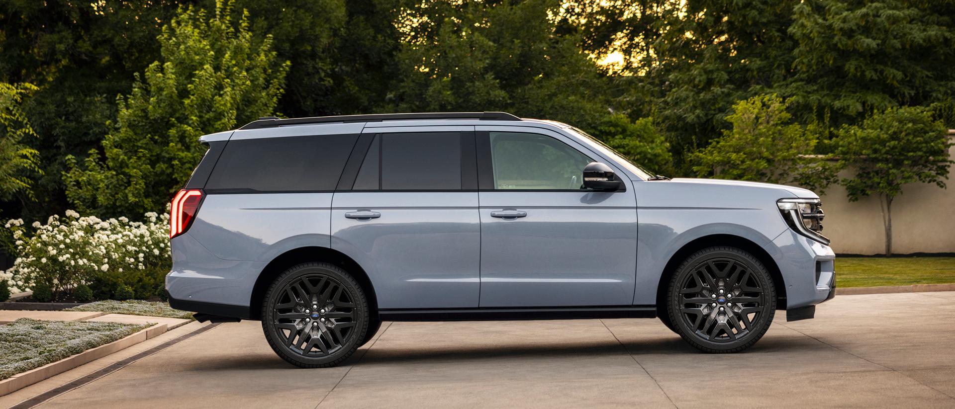 2027 Ford Expedition® Platinum® SUV with available Stealth Performance Package side profile