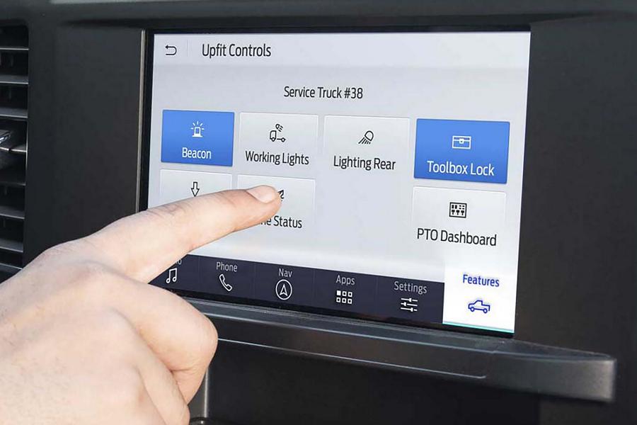 Gros plan d’un écran tactile du Ford Super Duty® 2025