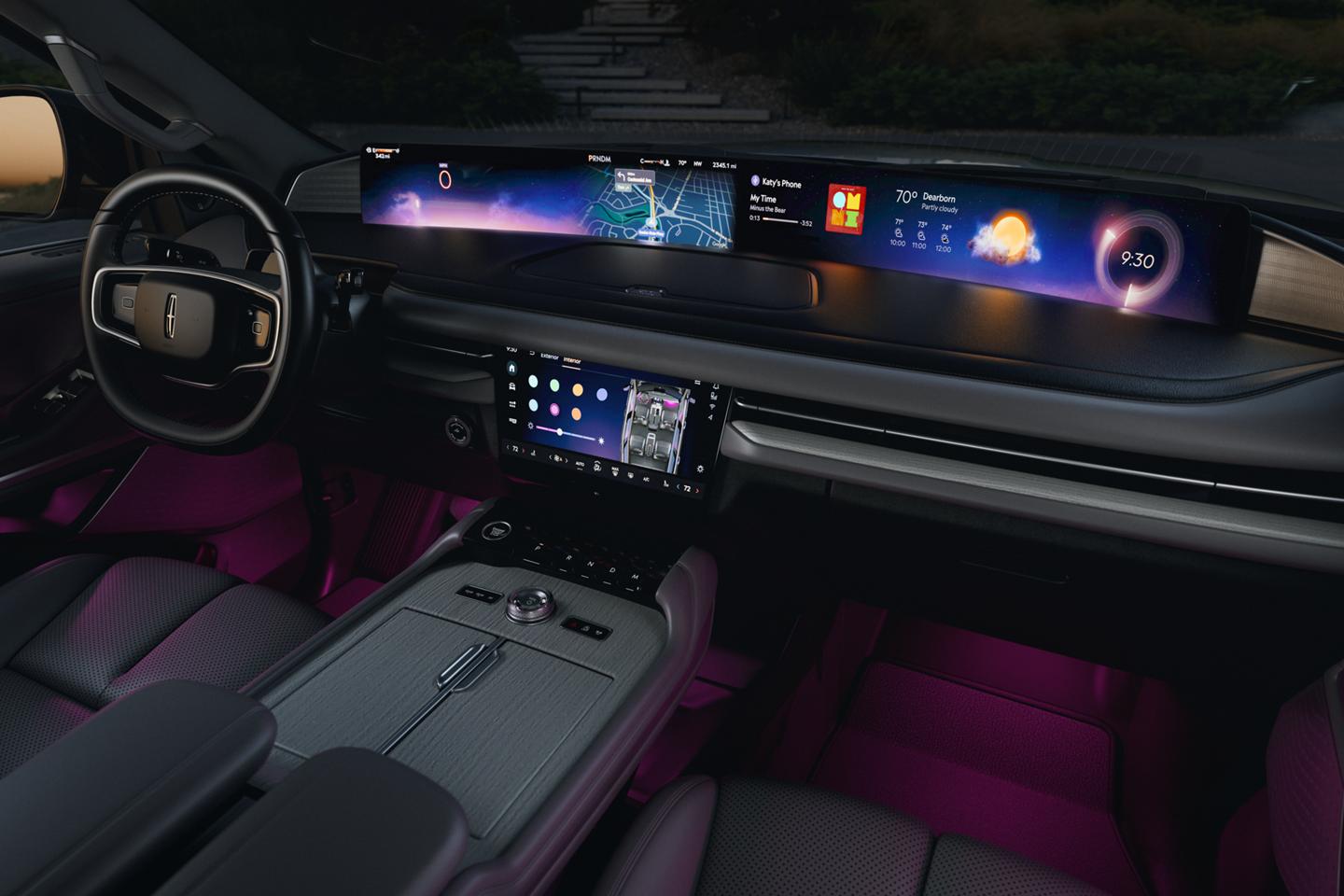El interior de una SUV Lincoln Navigator® 2025 está lleno de luz ambiental violeta