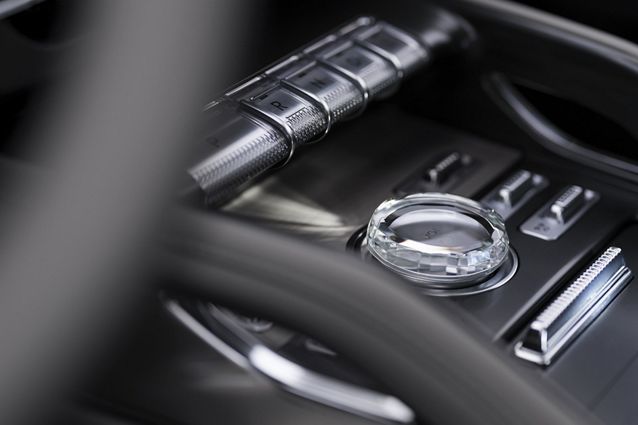 The crystal-inspired volume dial in a 2026 Lincoln Nautilus sparkles with brilliance