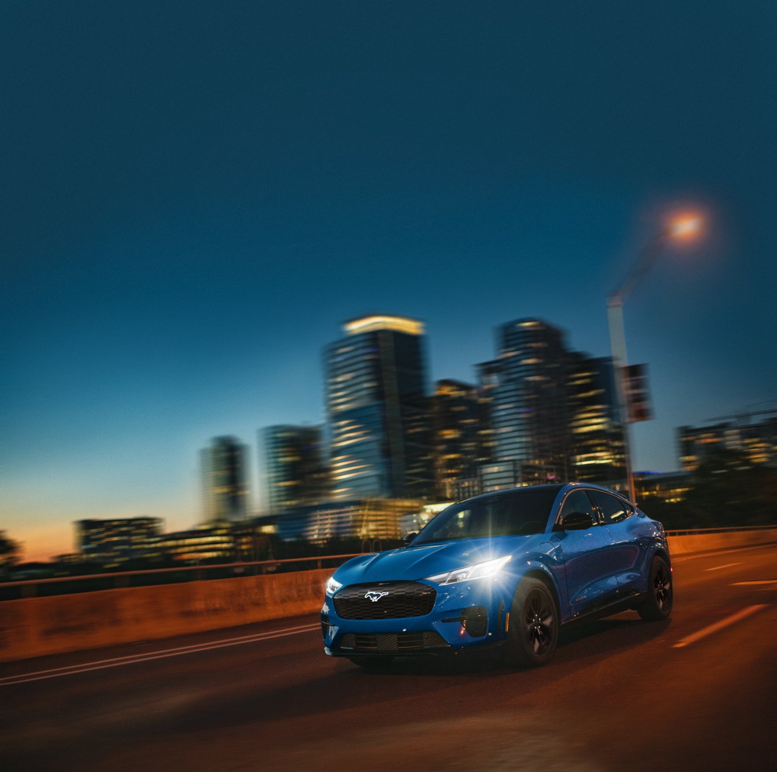 2025 Ford Mustang Mach-E Select RWD