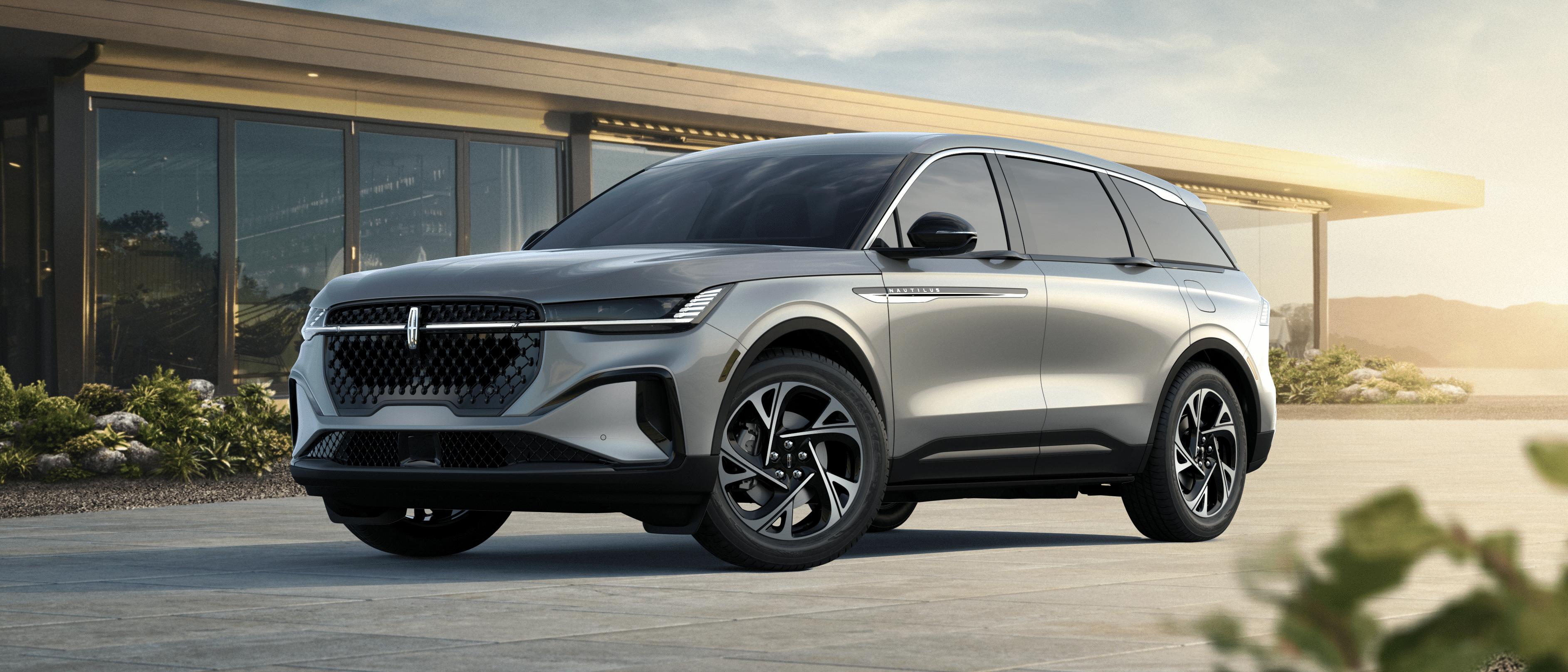 A 2026 Lincoln Nautilus® Premiere model with the available Jet Appearance Package