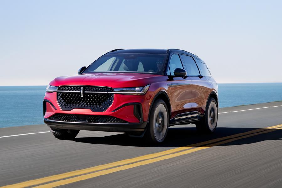 An all-new 2024 Lincoln Nautilus® SUV is being driven in a desert-like setting