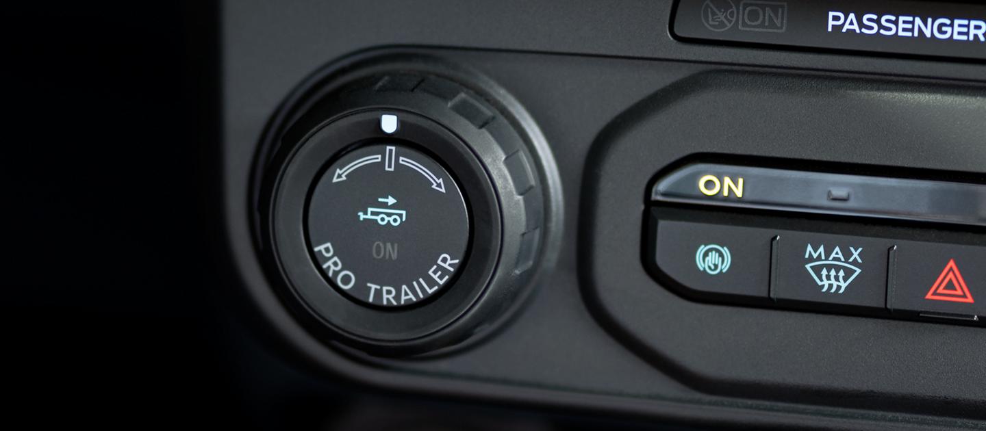 A close-up of the Pro Trailer Backup Assist™ knob on a 2025 Ford Maverick® pickup