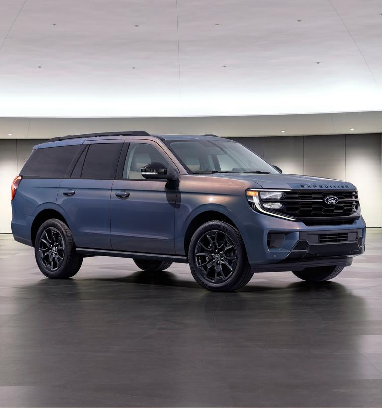2027 Ford Expedition® Platinum® model with available 30th Anniversary Appearance Package in Blue Ember Metallic