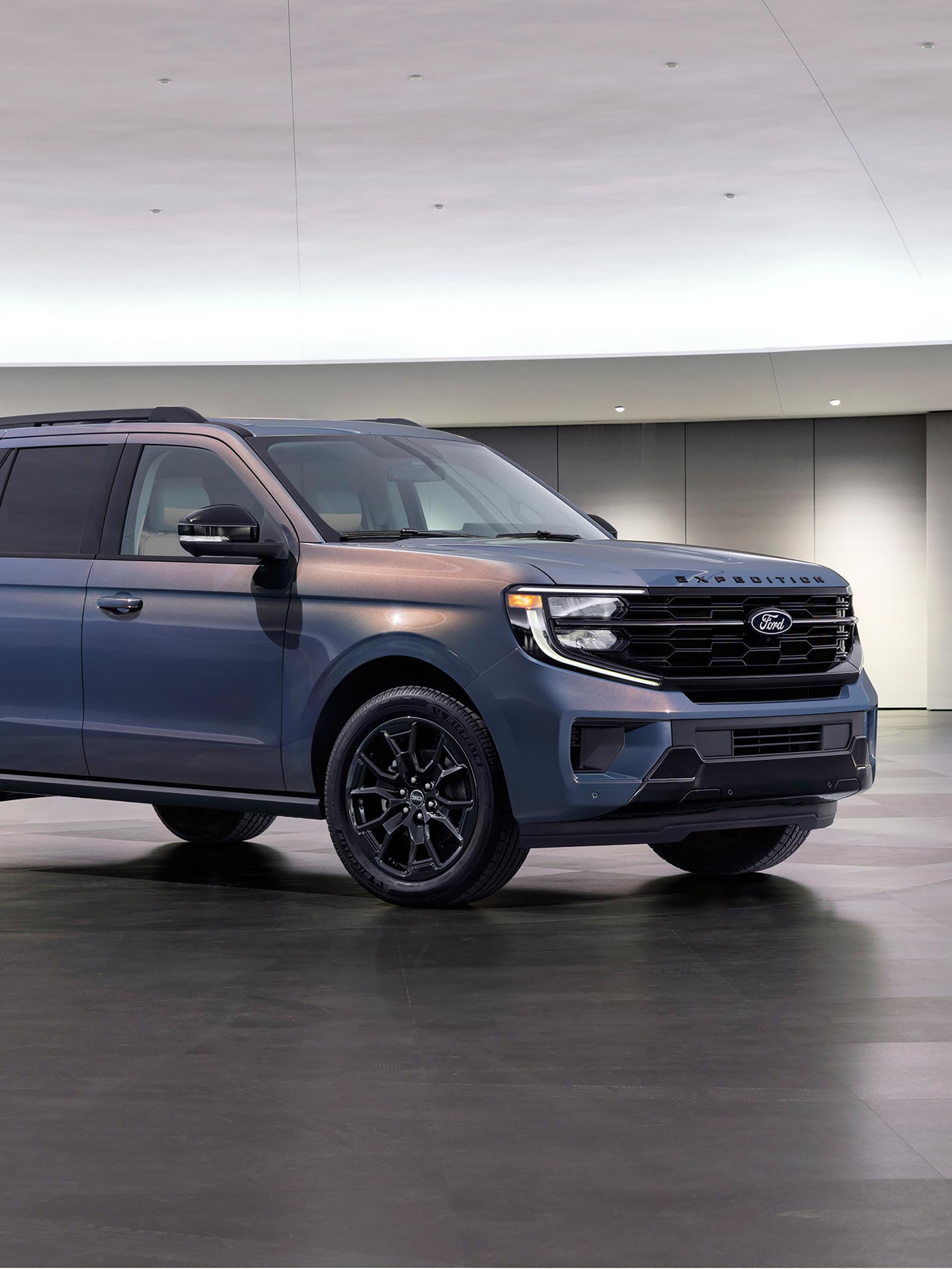 2027 Ford Expedition® Platinum® model with available 30th Anniversary Appearance Package in Blue Ember Metallic