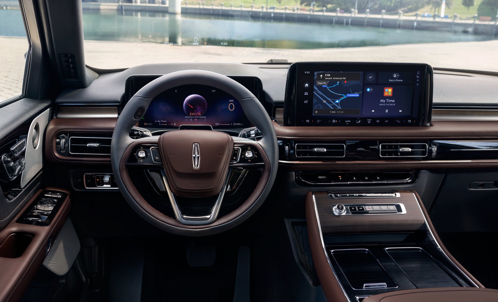 L’affichage de la console centrale d’un Lincoln Aviator 2025 montre des renseignements de navigation