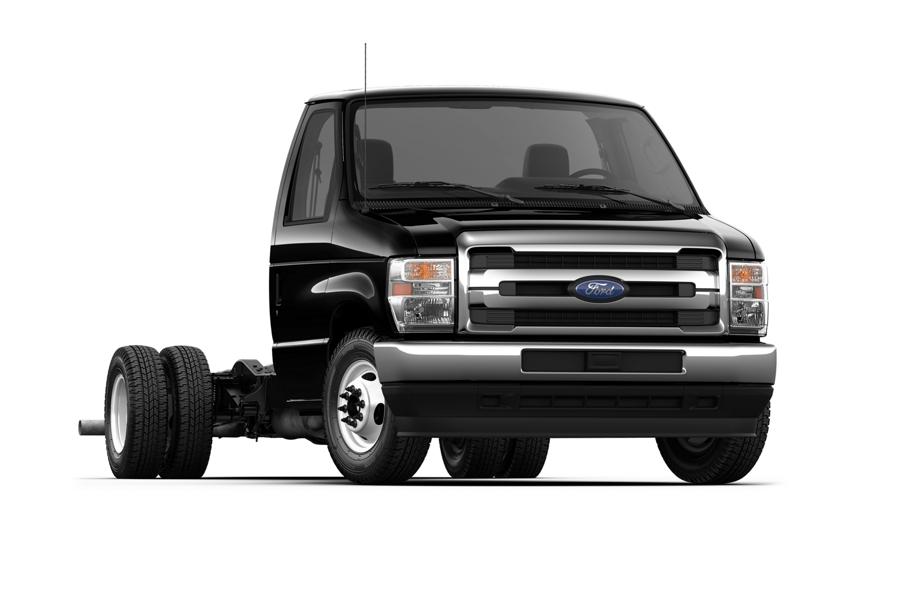 2026 Ford E-Series dual-rear-wheel Cutaway