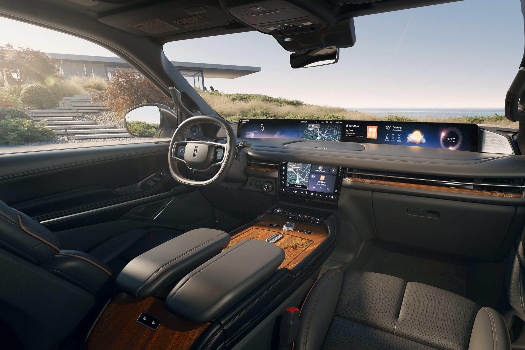 A 2025 Lincoln Black Label Navigator® SUV is shown in the Invitation interior theme.