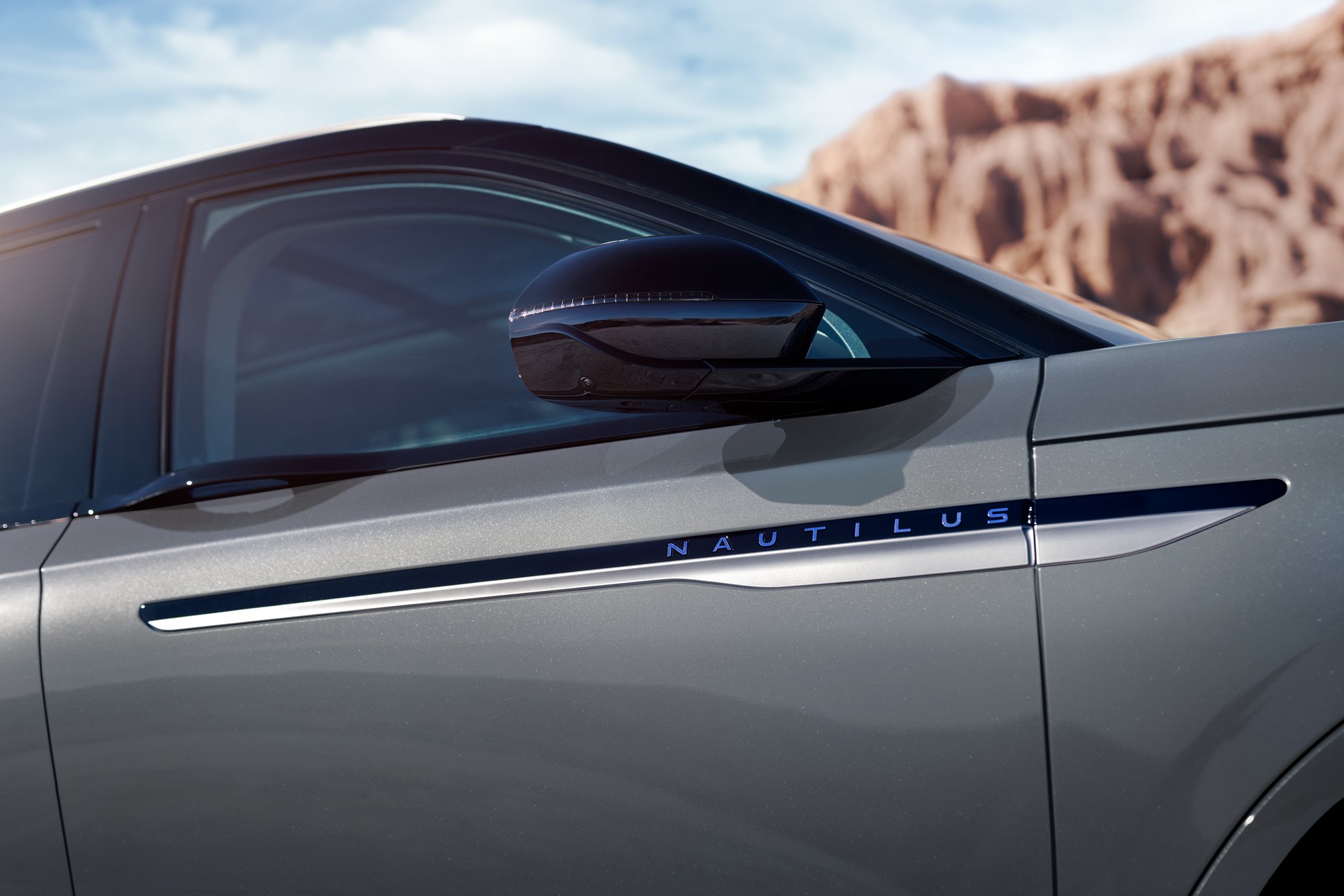 The fold in sideview mirrors of a 2026 Lincoln Nautilus