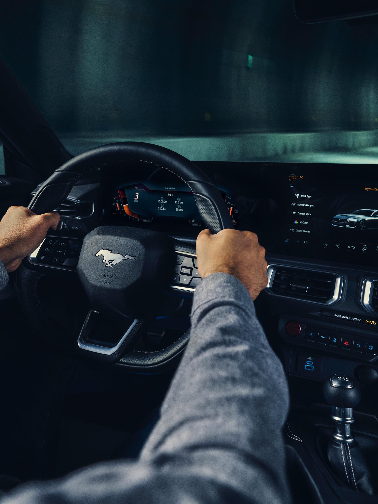 Interior del Mustang Dark Horse