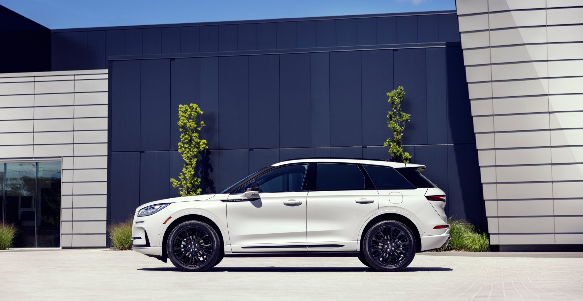 The attractive Jet Appearance package, available on all models, gives the 2025 Lincoln Corsair® SUV distinctive appeal