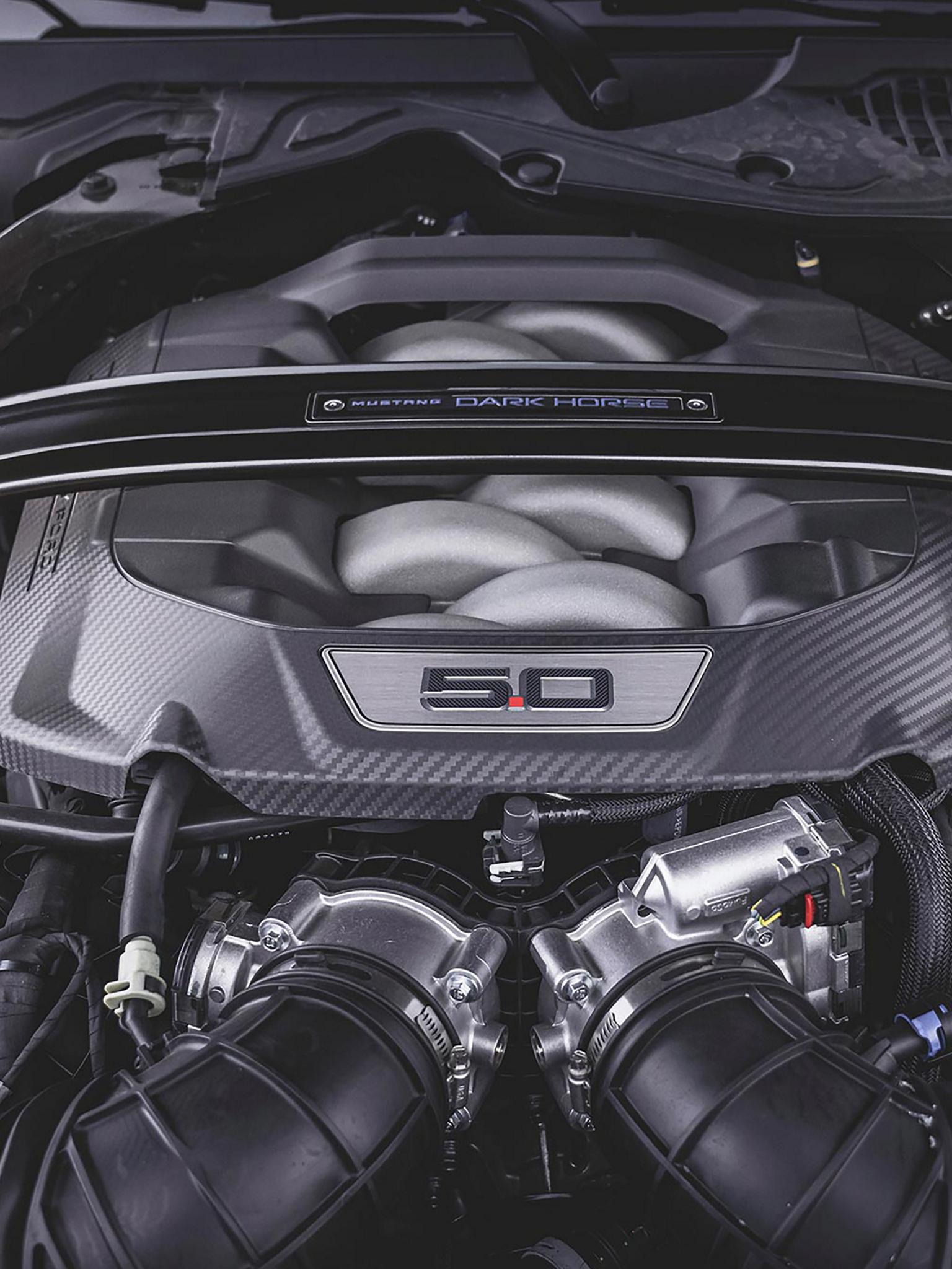 Motor con potencia de 500 caballos del Mustang Dark Horse