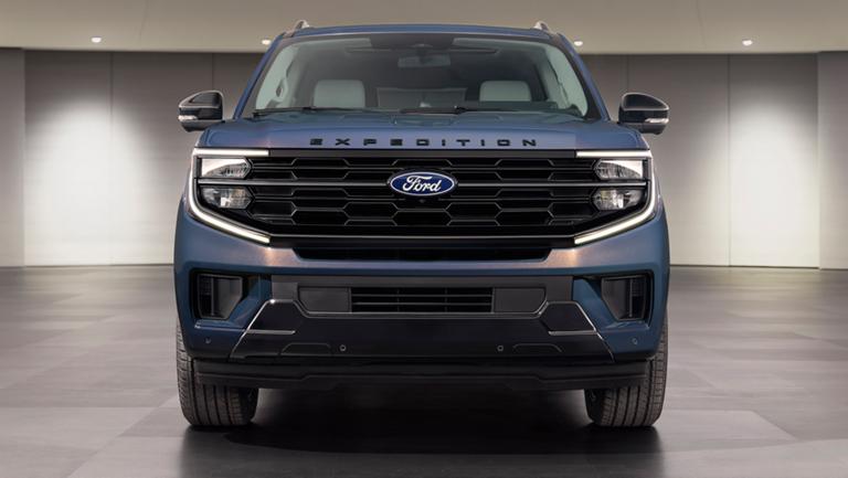 2027 Ford Expedition® Platinum® model with available 30th Anniversary Appearance Package in Blue Ember Metallic