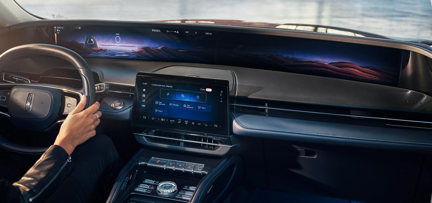 A 2025 Lincoln Nautilus SUV Reserve model is shown