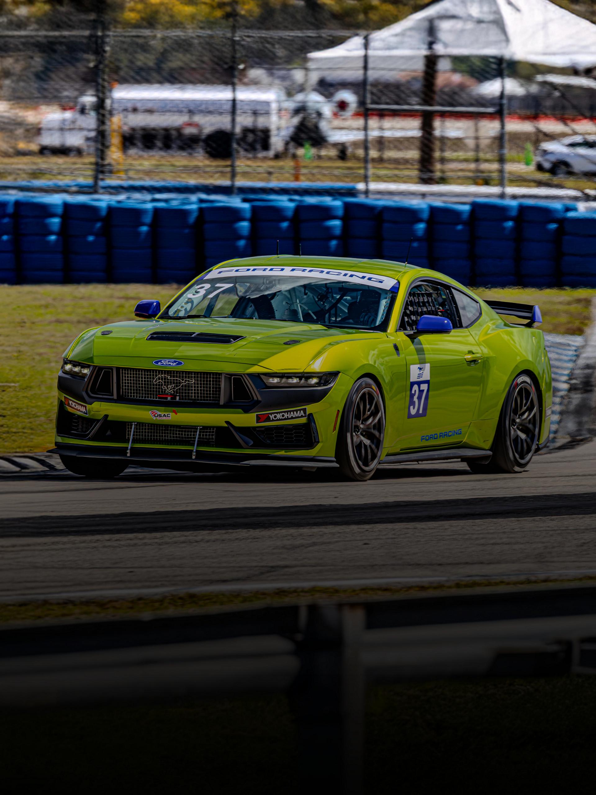 Ford Mustang® Dark Horse™ R