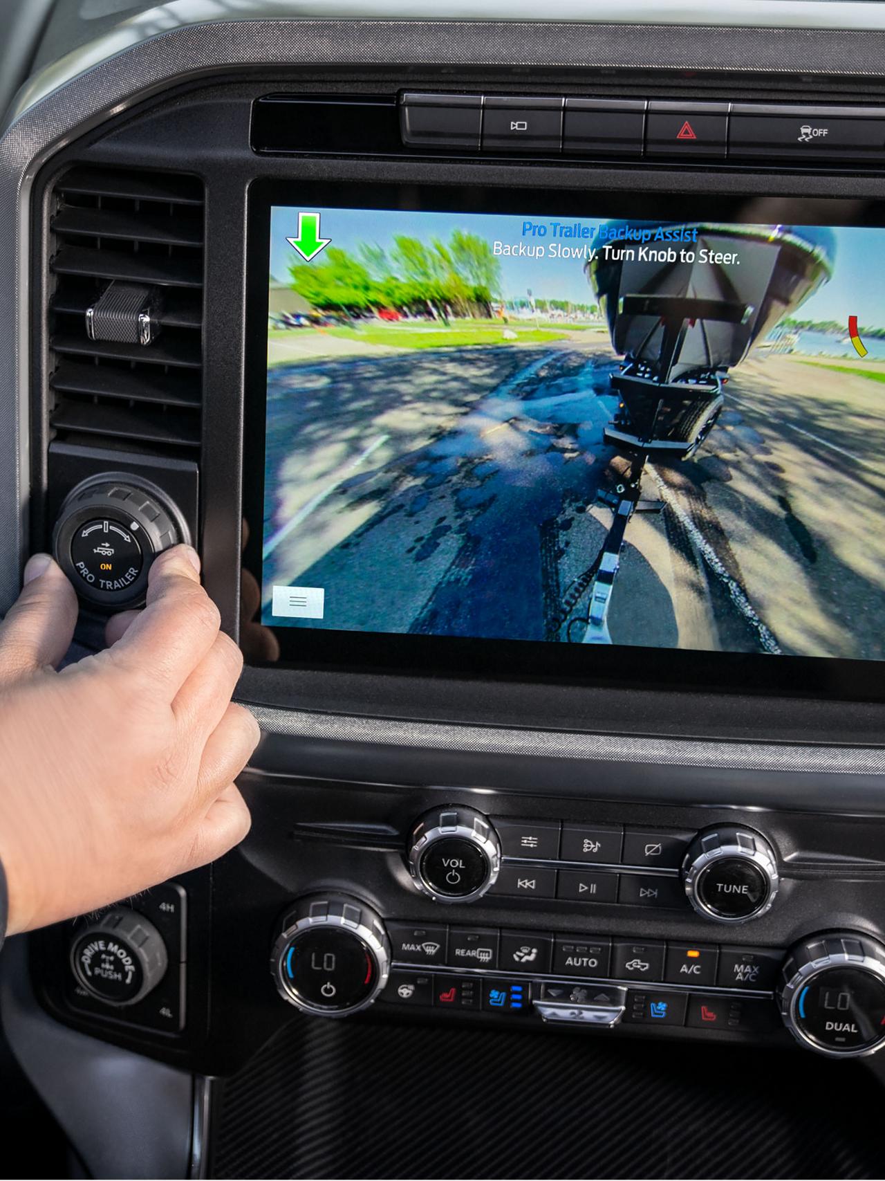 Imágenes de la cámara 360 en la pantalla táctil de la Ford F-150