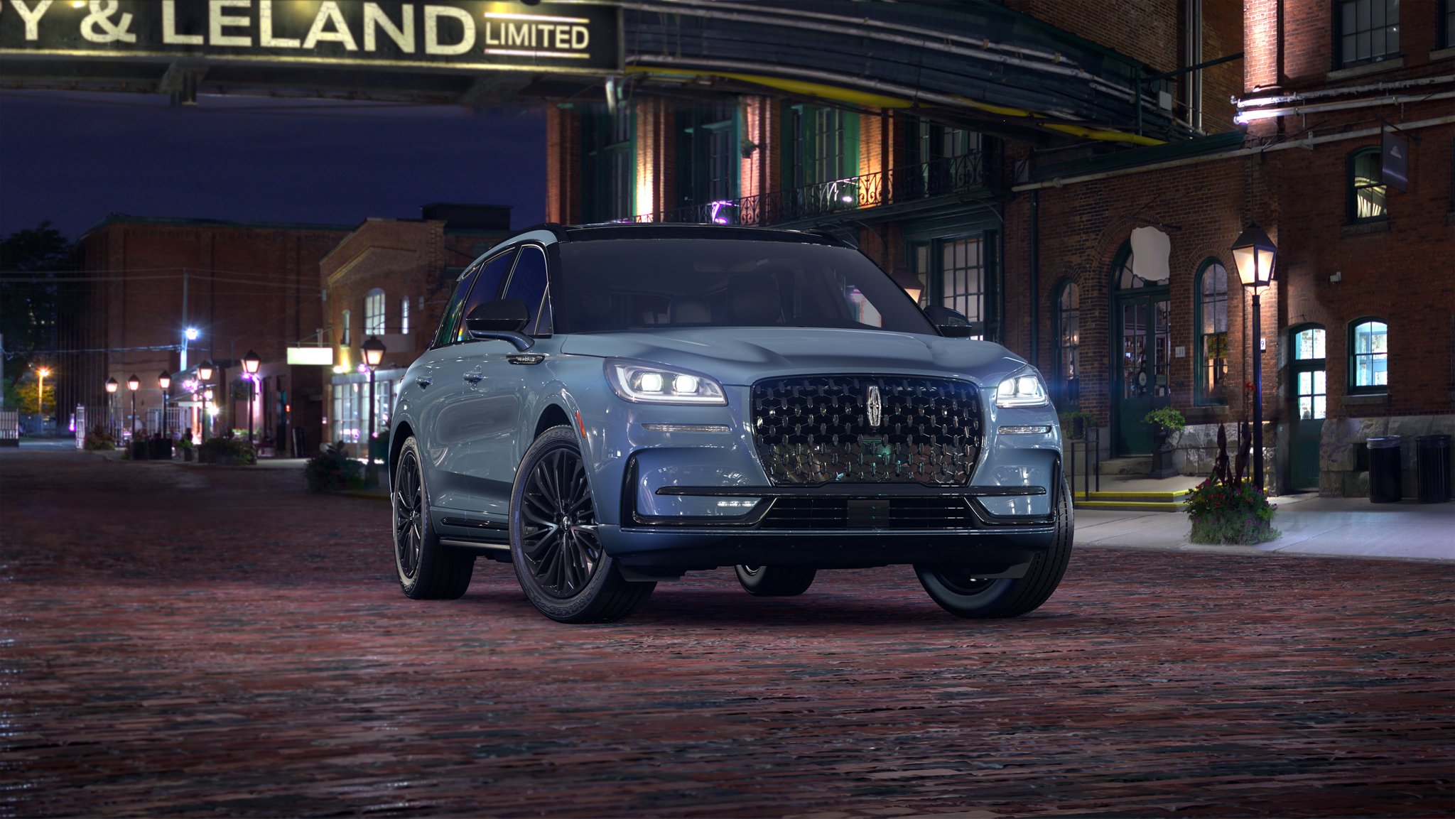 The attractive Jet Appearance package, available on all models, gives the 2025 Lincoln Corsair® SUV distinctive appeal