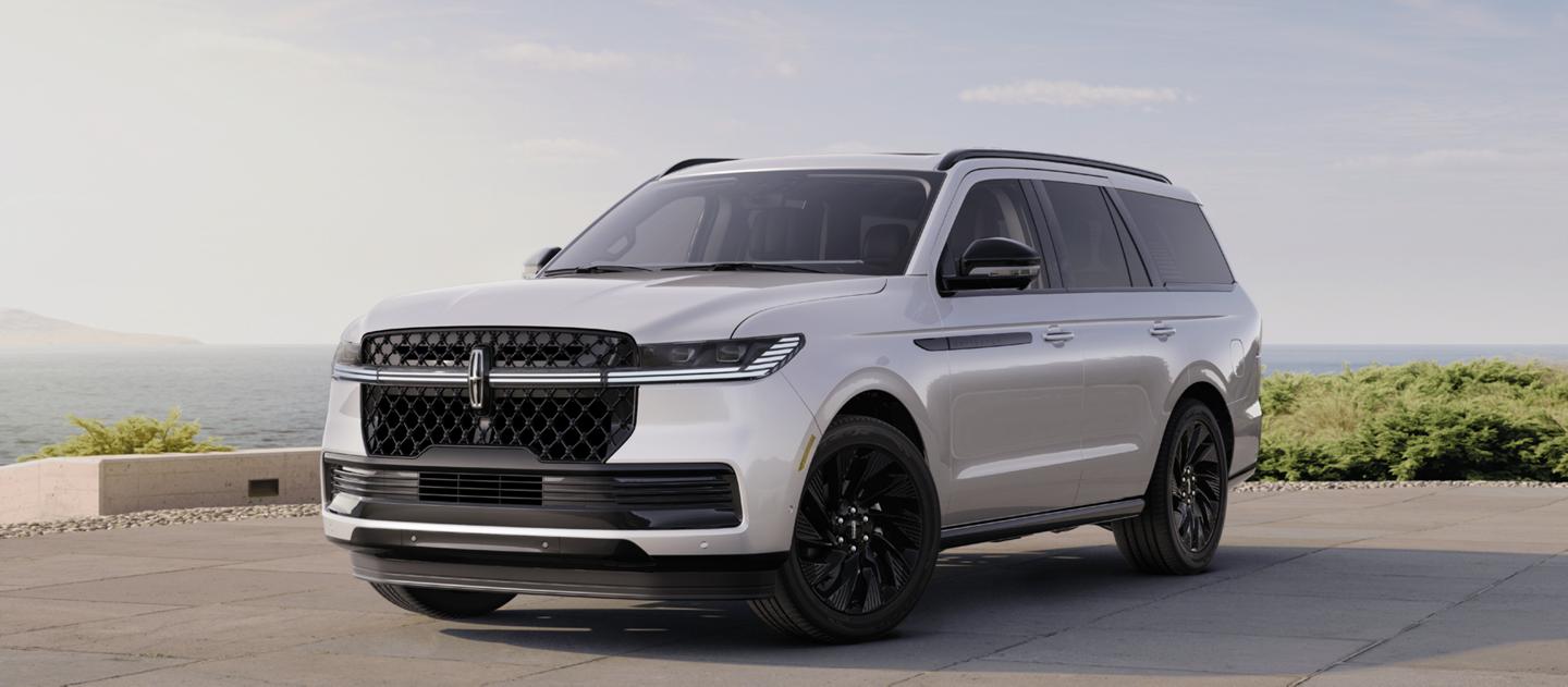 Una imagen de una SUV Lincoln Navigator® 2025 con puntos de acceso en los que se puede hacer clic, con más información sobre las características