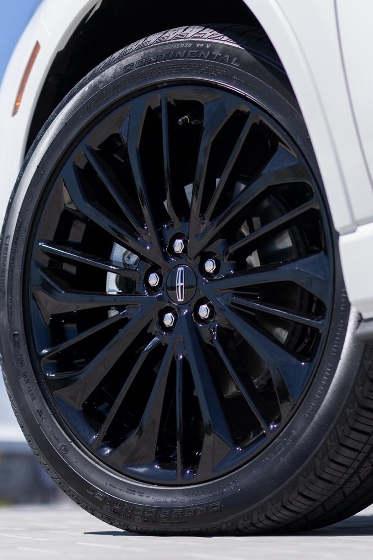 A stylish 20-inch wheel of the available Jet Appearance Package is shown