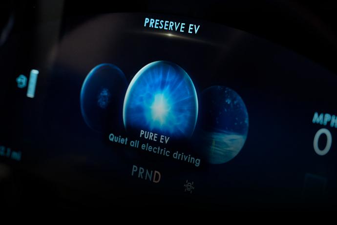 The drive modes shown inside the 2025 Lincoln Corsair
