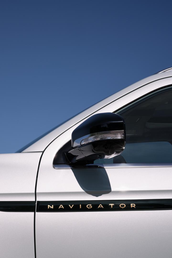 The exterior badging of a 2025 Lincoln Navigator® SUV with the Atmospheric theme