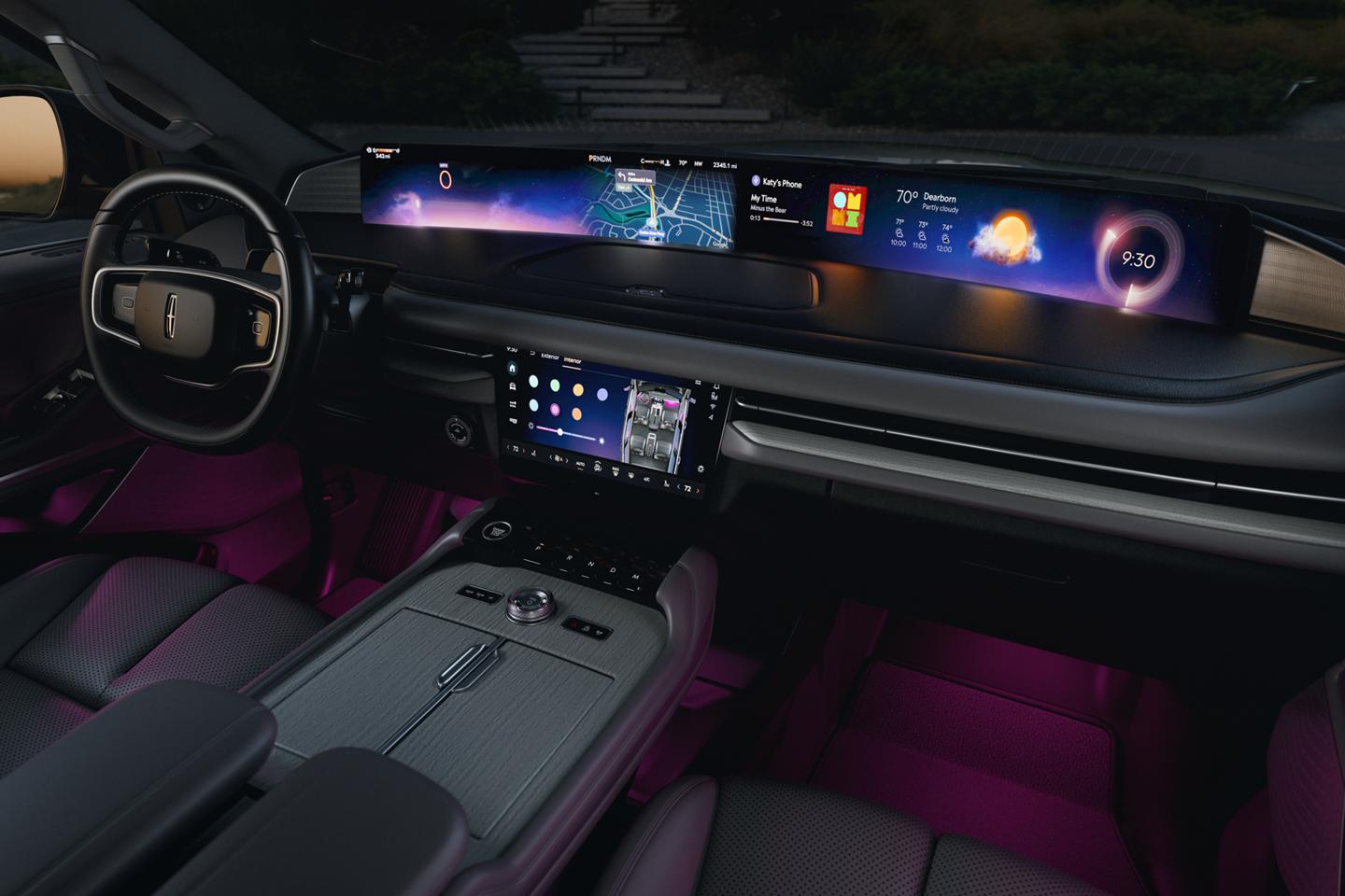 L’intérieur d’un Lincoln Navigator 2025 rempli d’un éclairage ambiant violet