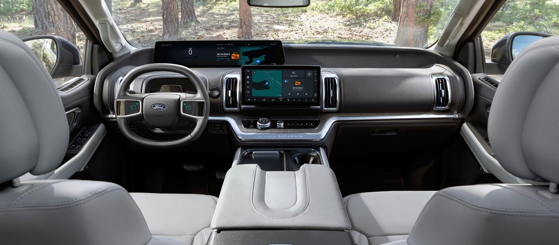 2026 Ford Expedition® Platinum® SUV 24-inch panoramic display and 13.2-inch center display