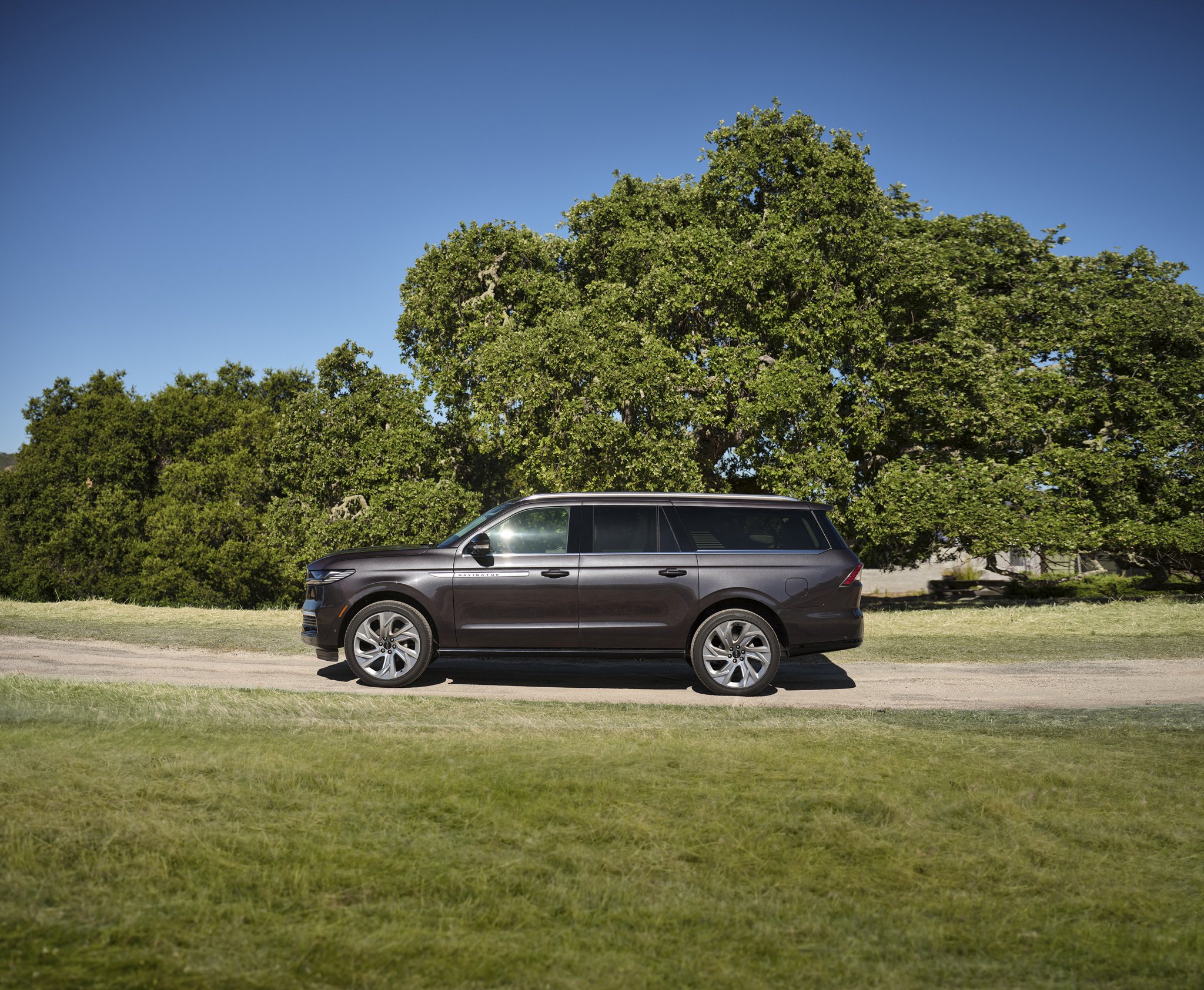 Un Lincoln Black Label Navigator® 2025 avec plateforme à empattement long