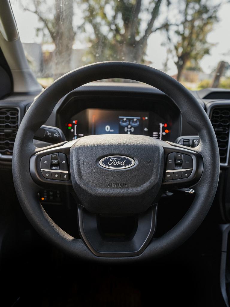 Volante y panel de instrumentos de Ford Ranger