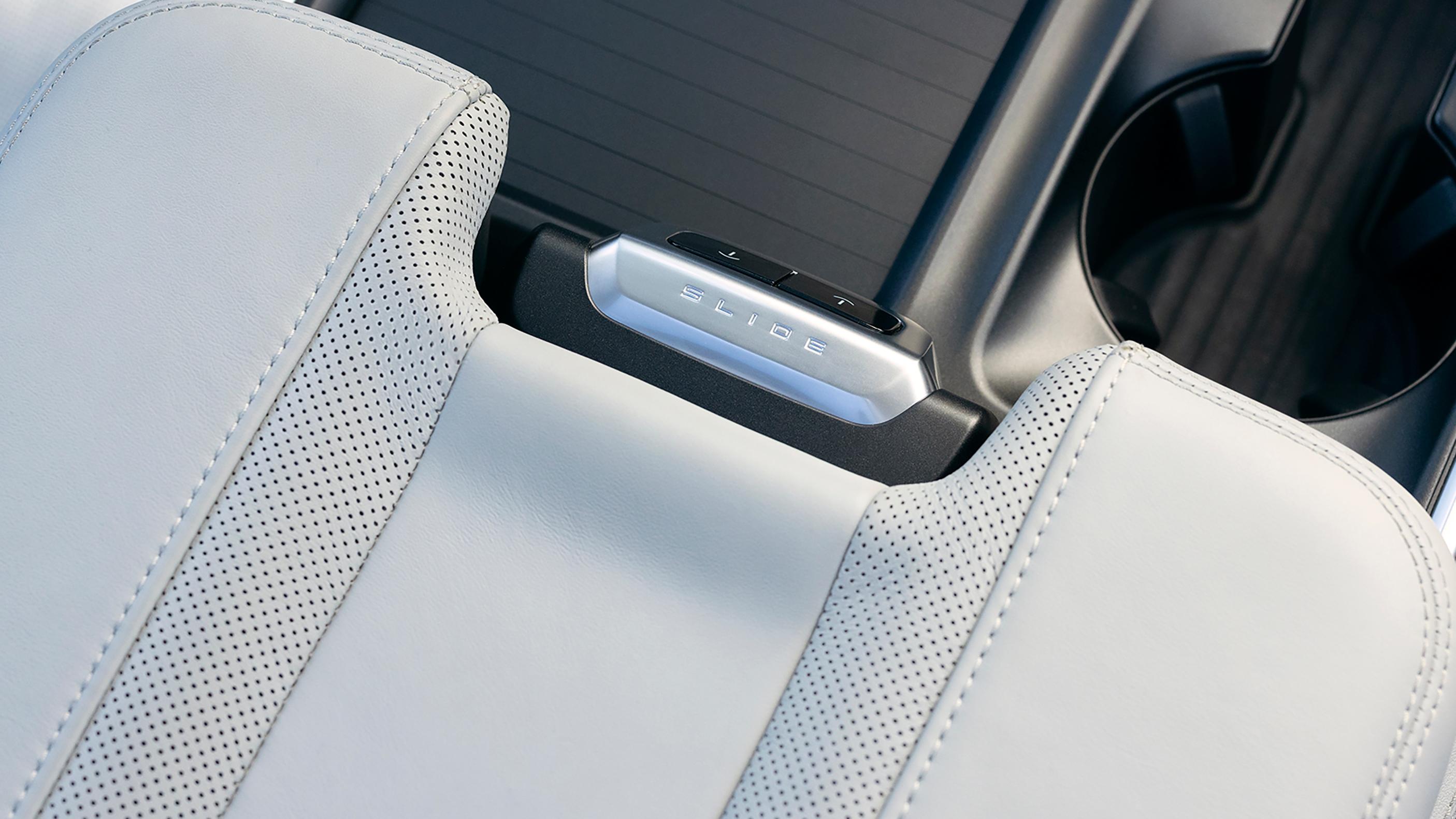Available Flex Powered Console in a 2027 Ford Expedition® SUV