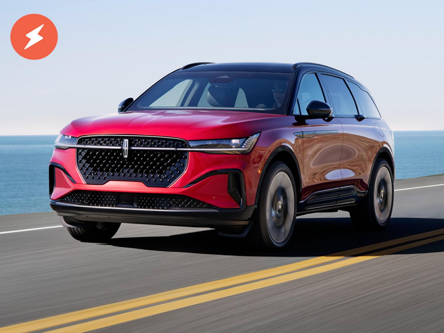 The 2025 Lincoln Nautilus driving down the road.