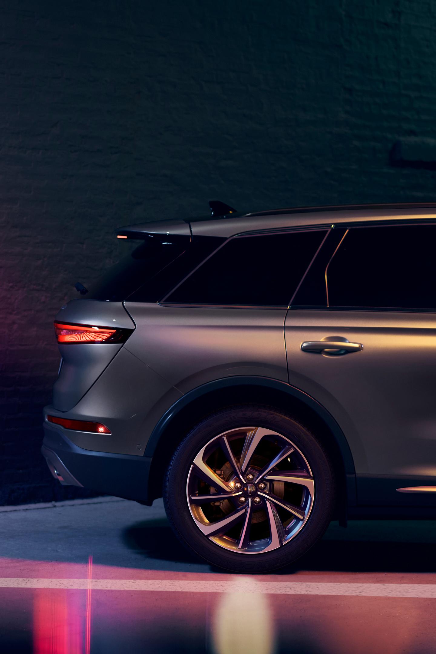 A 2025 Lincoln Corsair uses Reverse Brake Assist as it backs up toward a wall