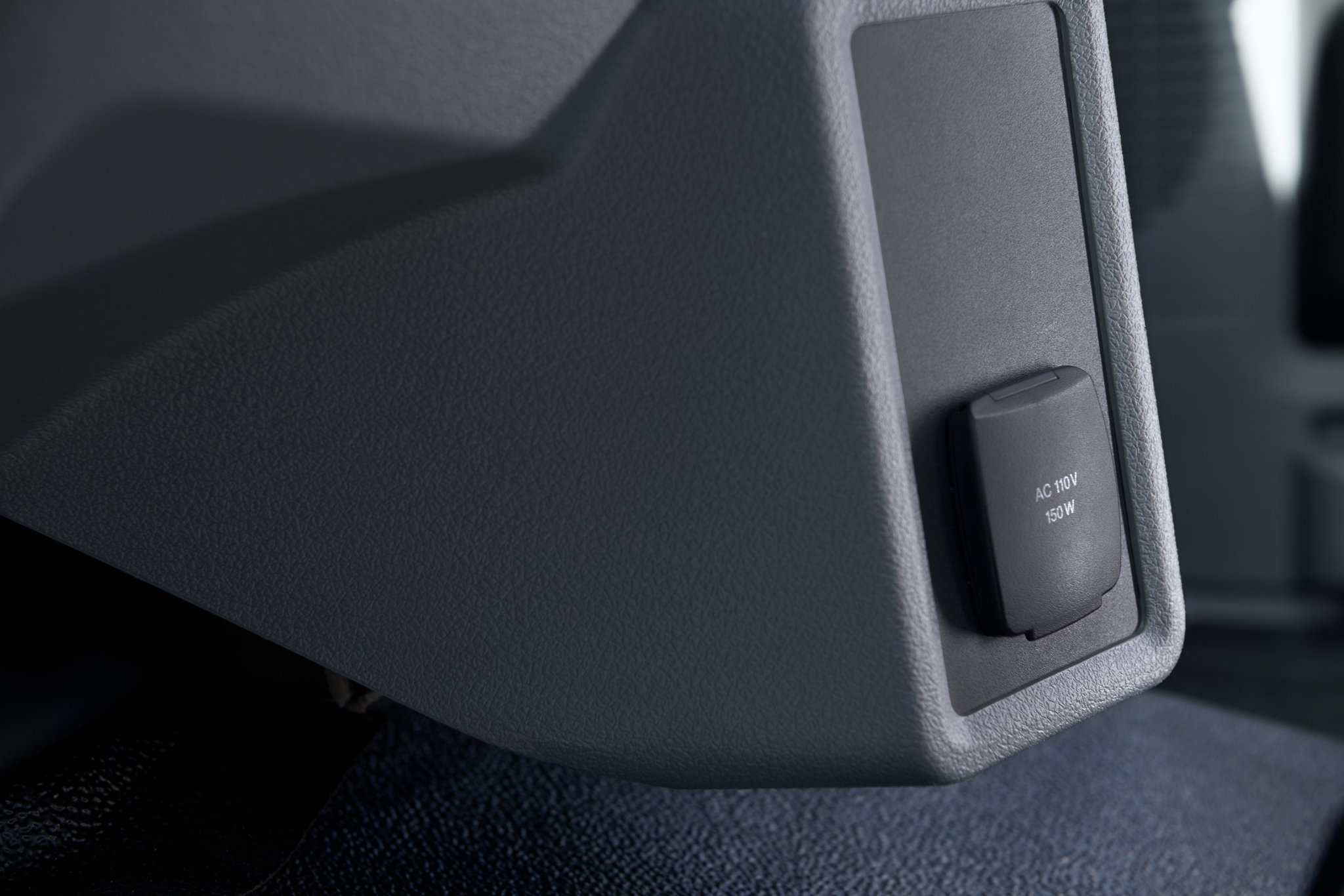 Camion poids moyen Ford 2025 avec prise électrique c.a. de 110 V