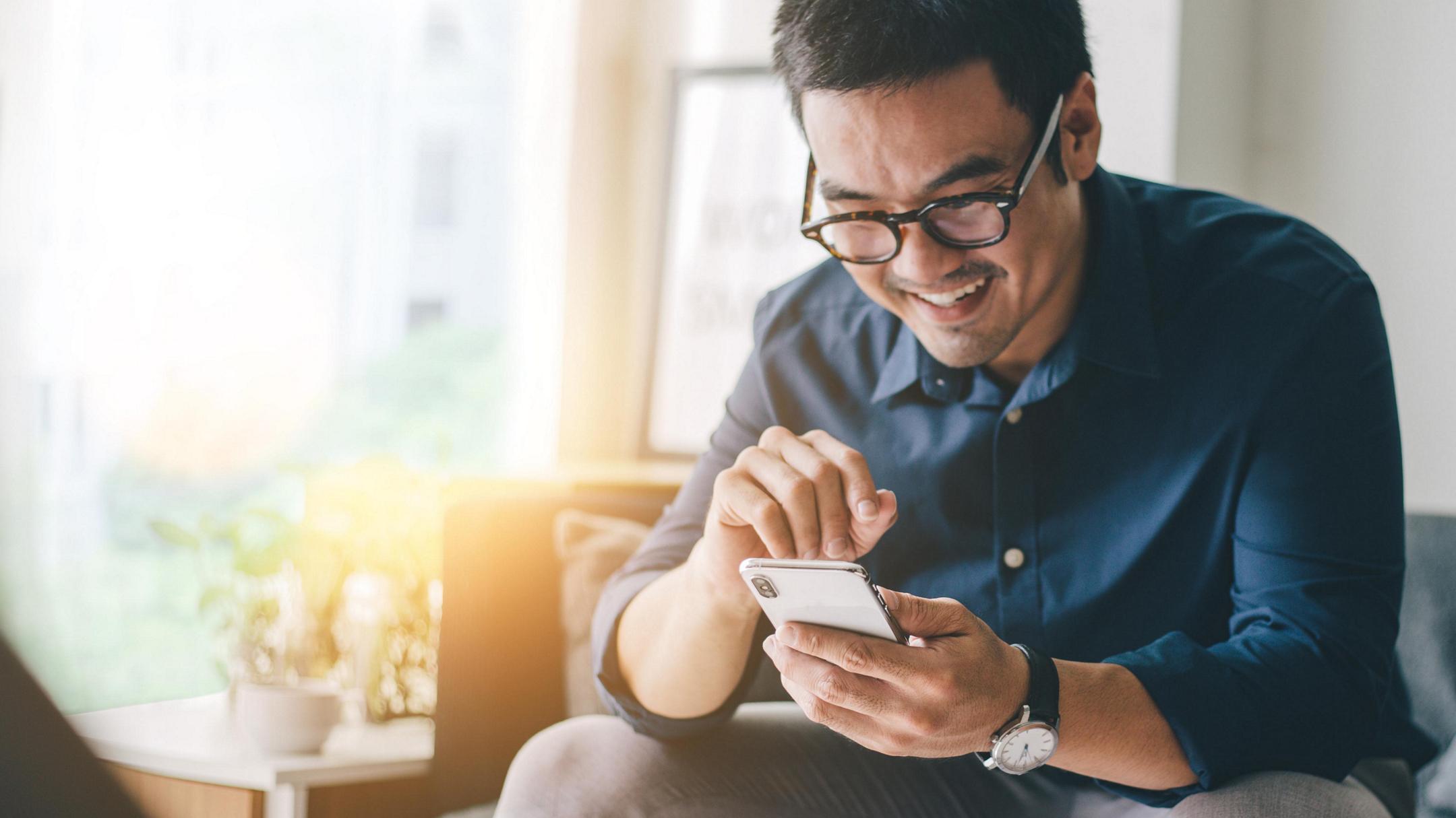 A customer filing a claim on their cell phone.