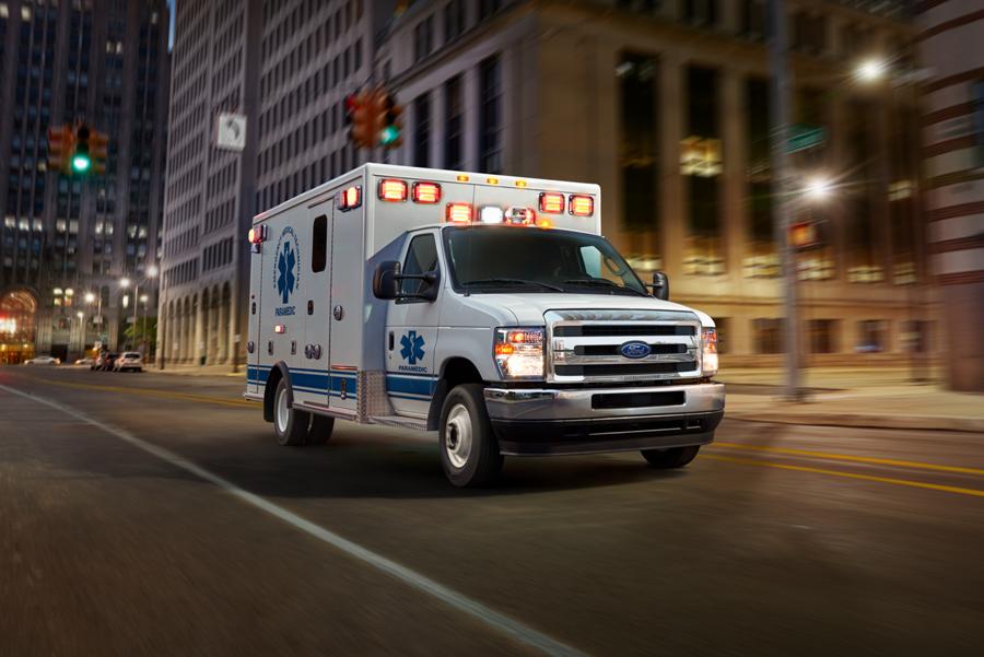 Fourgon tronqué Ford série E 2026 avec carrosserie pour ambulance de type III