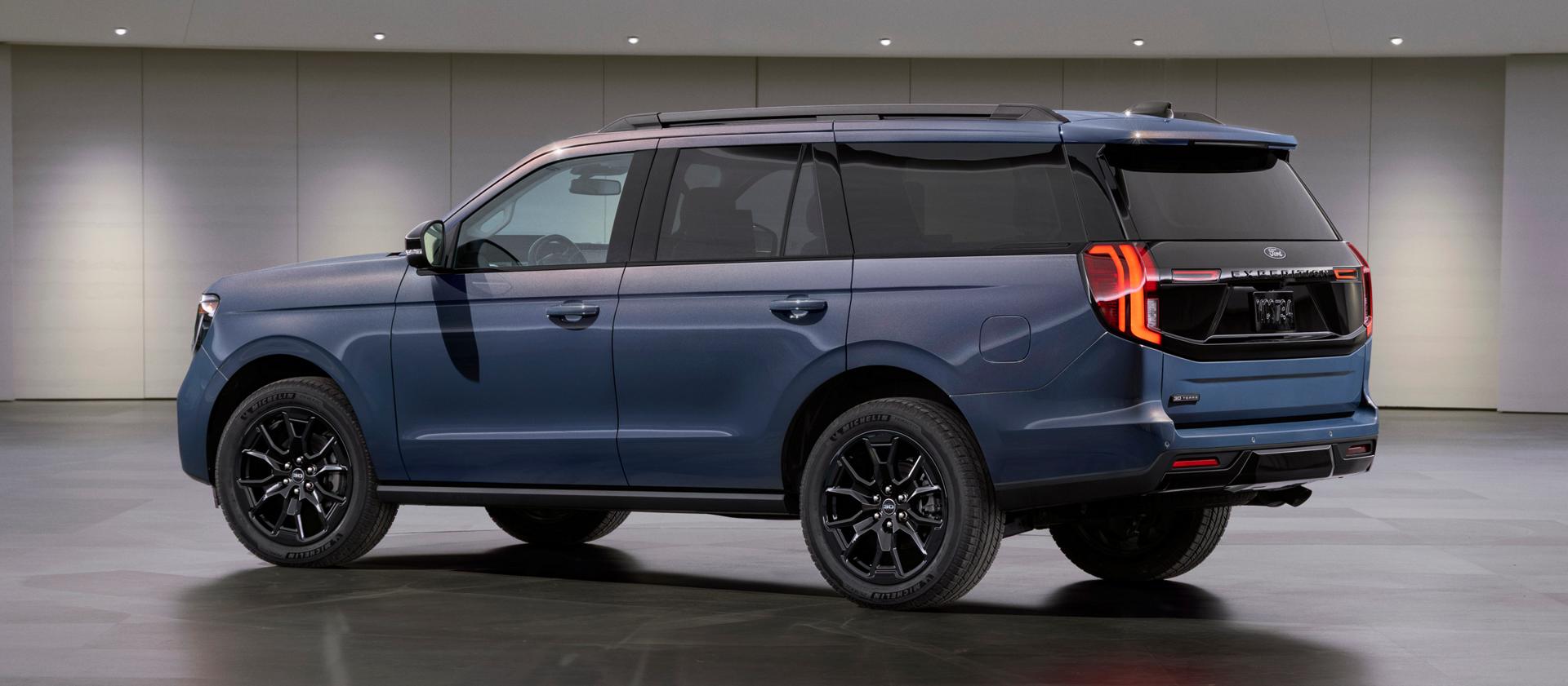 2027 Ford Expedition® Platinum® model with available 30th Anniversary Appearance Package in Blue Ember Metallic