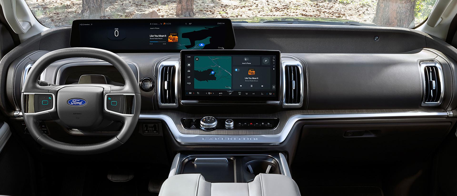 2027 Ford Expedition® Platinum® SUV 24-inch panoramic display and 13.2-inch center display