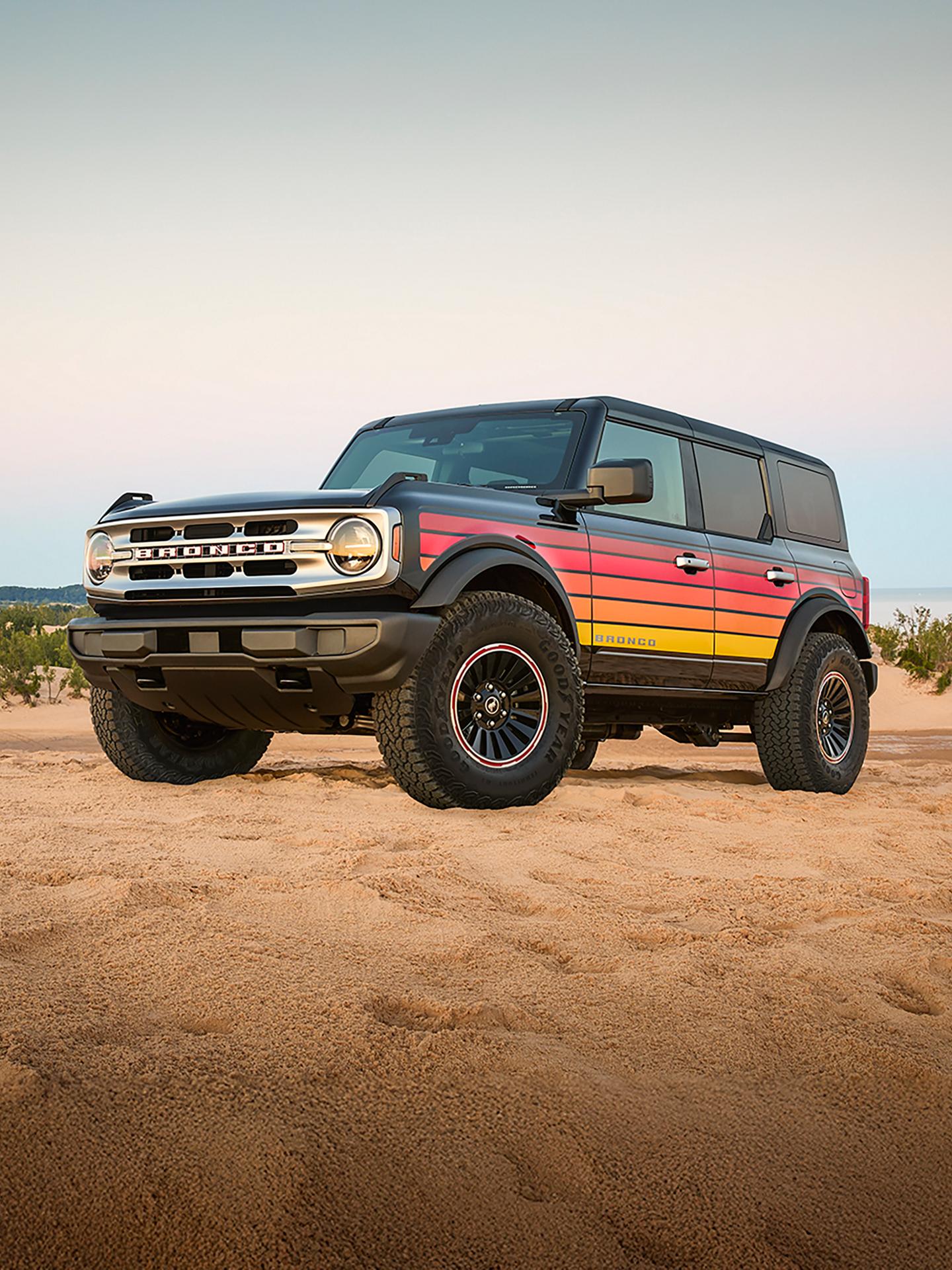A 2026 Ford Bronco® Big Bend® SUV with the Free Wheeling™ Package parked on a beach