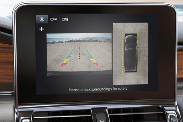 a Lincoln dashboard showing multiple camera angles is shown here 
